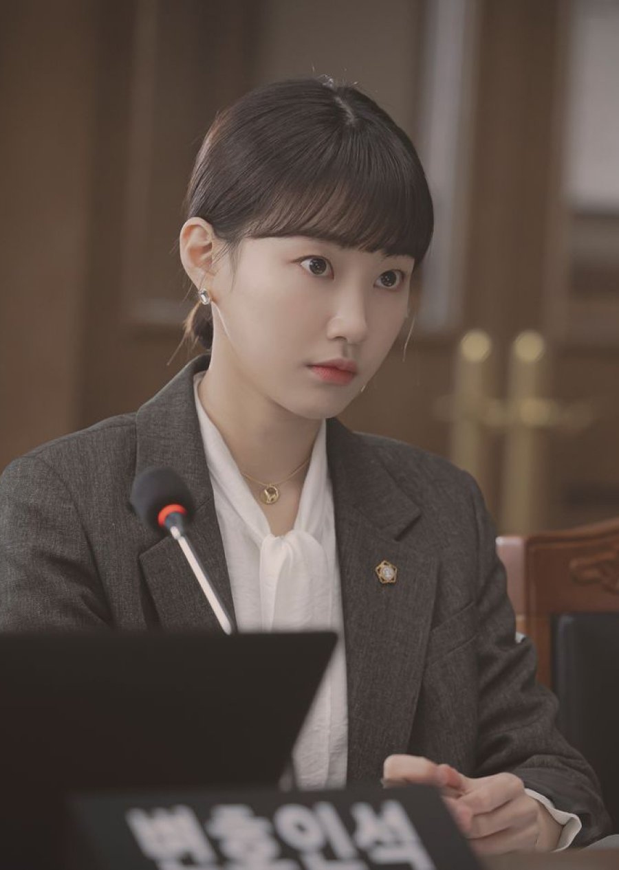 nắng xuân choi soo yeon trong phim nữ luật sư kỳ lạ woo young woo là ai hình ảnh 1 nang xuan choi soo yeon trong phim nu luat su ky la woo young woo la ai hinh anh 1