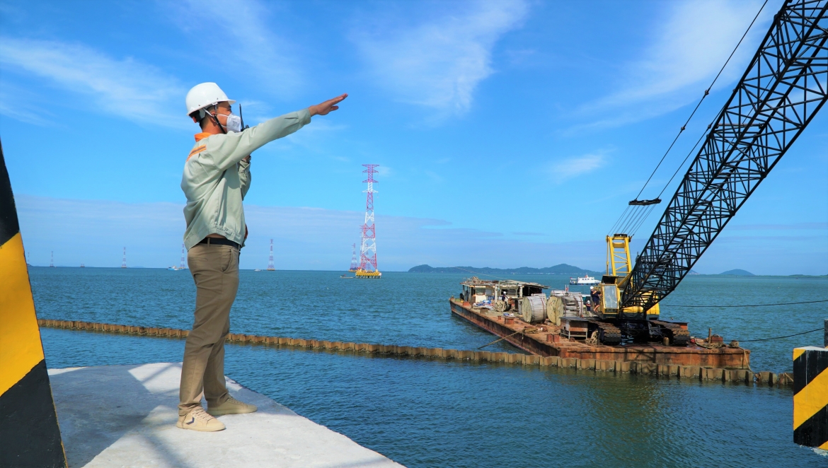 sap hoan thanh cong trinh duong day dien 220kv vuot bien dai nhat Dong nam A hinh anh 4