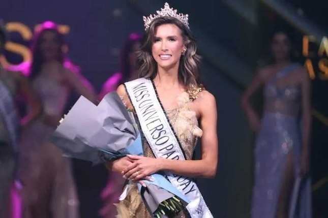 Tân Hoa hậu Hoàn vũ Paraguay bị chê già nua, kém sắc - Ảnh 1.