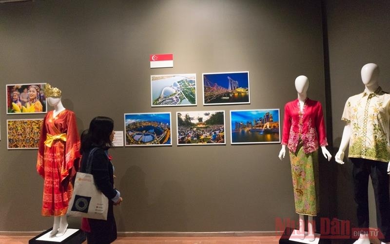 hanoi to welcome opening of asean cultural colours exhibition picture 1