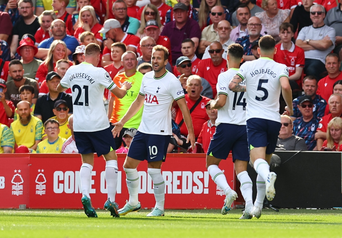 harry kane hut hat-trick, tottenham vuot ai tan binh nottingham hinh anh 11