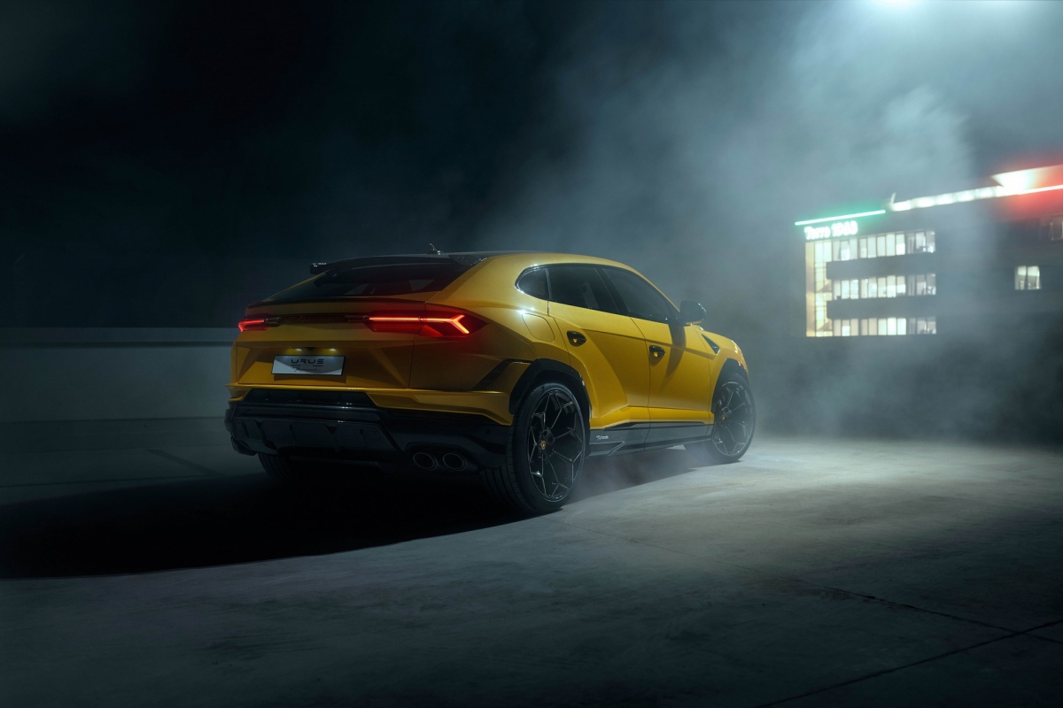 Siêu SUV Lamborghini Urus Performante ra mắt giá gần 17 tỷ đồng