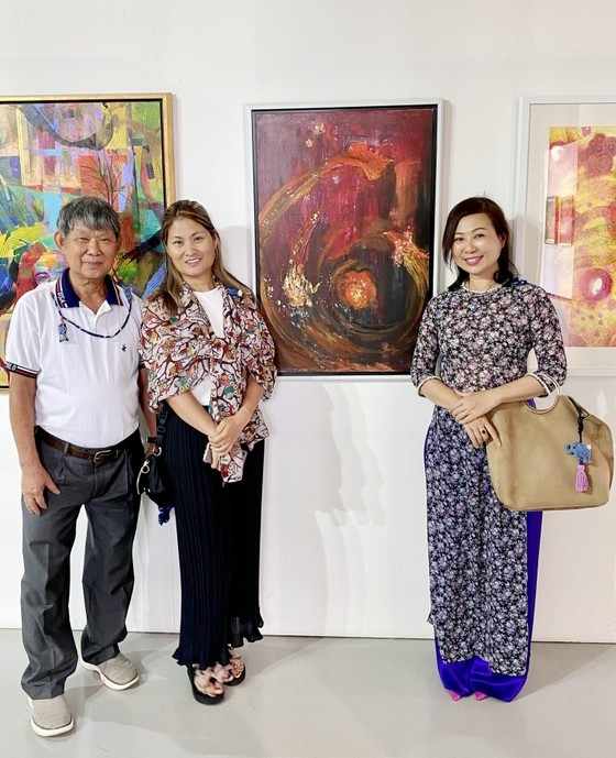 local painters participate in int l visual artists exhibition in thailand picture 1