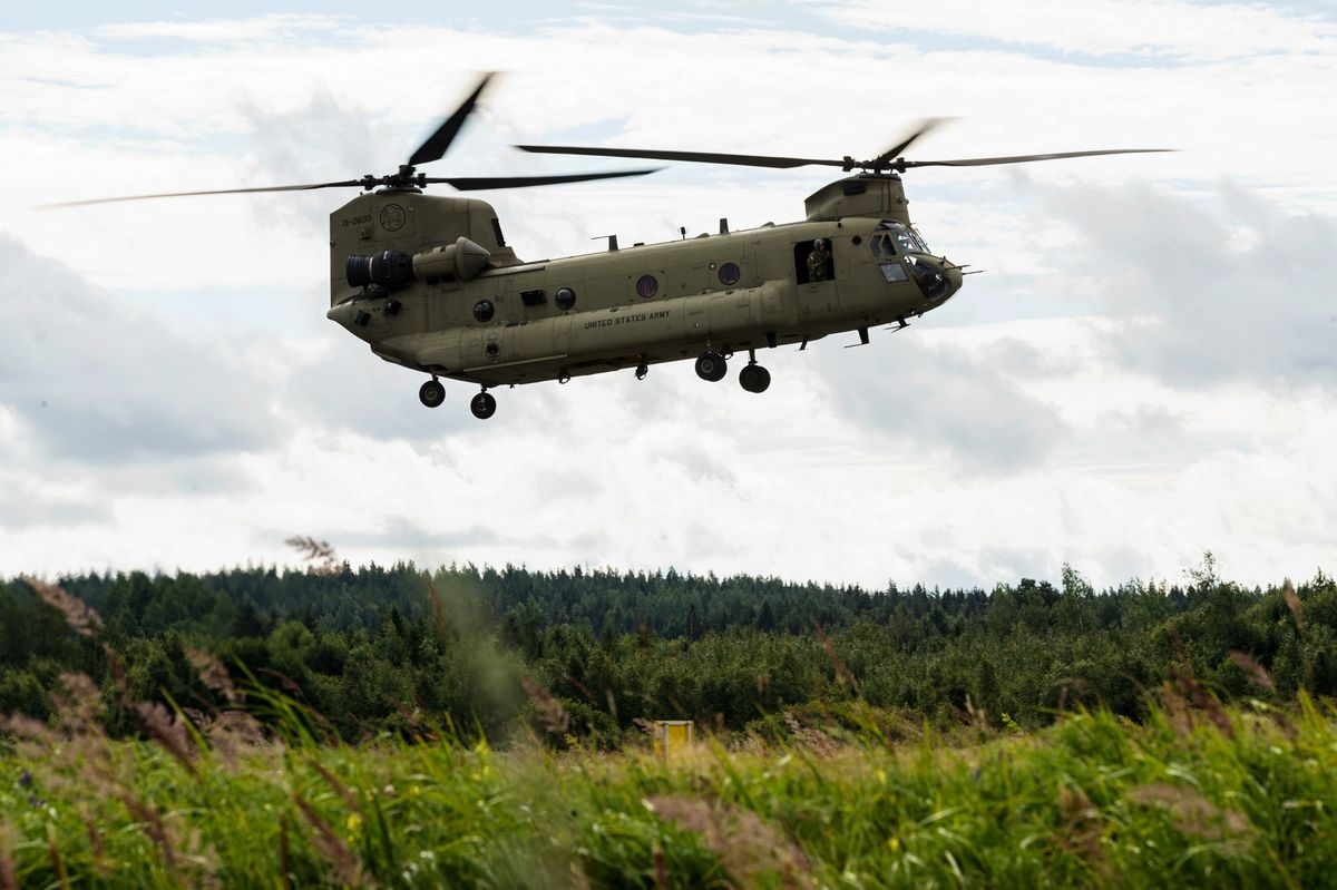 Mỹ tạm dừng hoạt động phi đội trực thăng Chinook