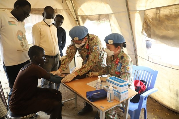 vietnamese blue-beret doctors support south sudan people amid flooding picture 1 vietnamese blue-beret doctors support south sudan people amid flooding picture 1