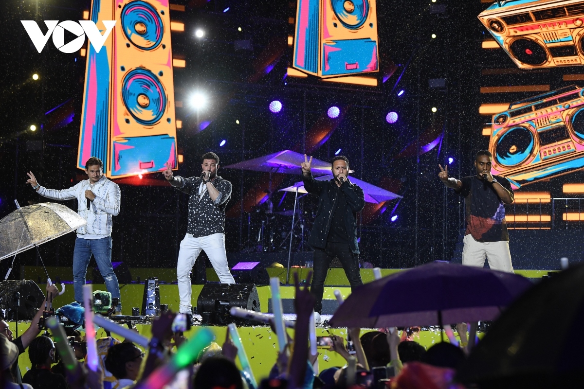 legendary boybands thrill music lovers at hay glamping festival in hanoi picture 1 legendary boybands thrill music lovers at hay glamping festival in hanoi picture 1