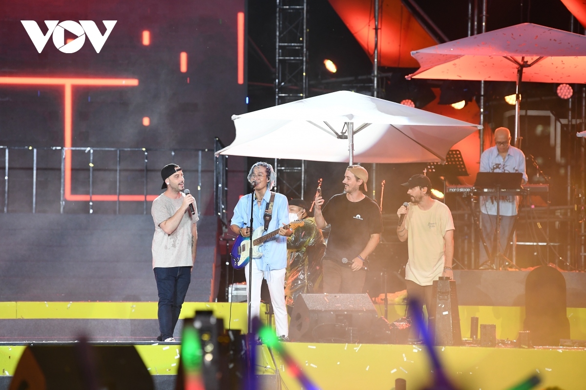 legendary boybands thrill music lovers at hay glamping festival in hanoi picture 16 legendary boybands thrill music lovers at hay glamping festival in hanoi picture 16