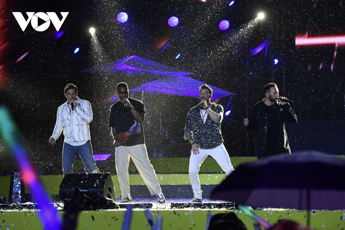 legendary boybands thrill music lovers at hay glamping festival in hanoi picture 2 legendary boybands thrill music lovers at hay glamping festival in hanoi picture 2