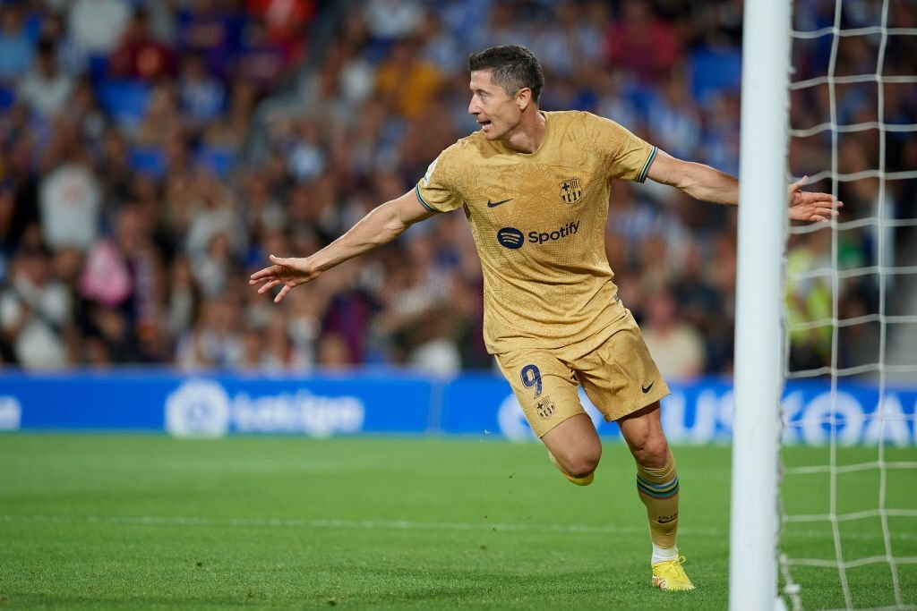 lewandowski mo tai khoan ban thang tai la liga, barca ha dep sociedad hinh anh 6