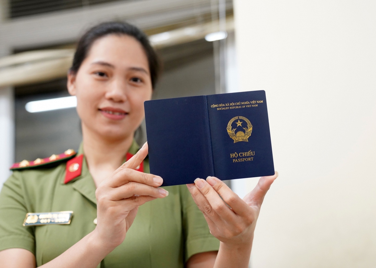 finland temporarily refuses new vietnamese passports picture 1