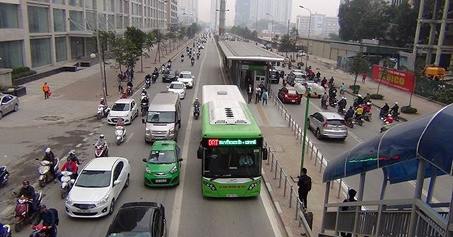 Xe bus và vòng luẩn quẩn "vắng khách - thua lỗ"