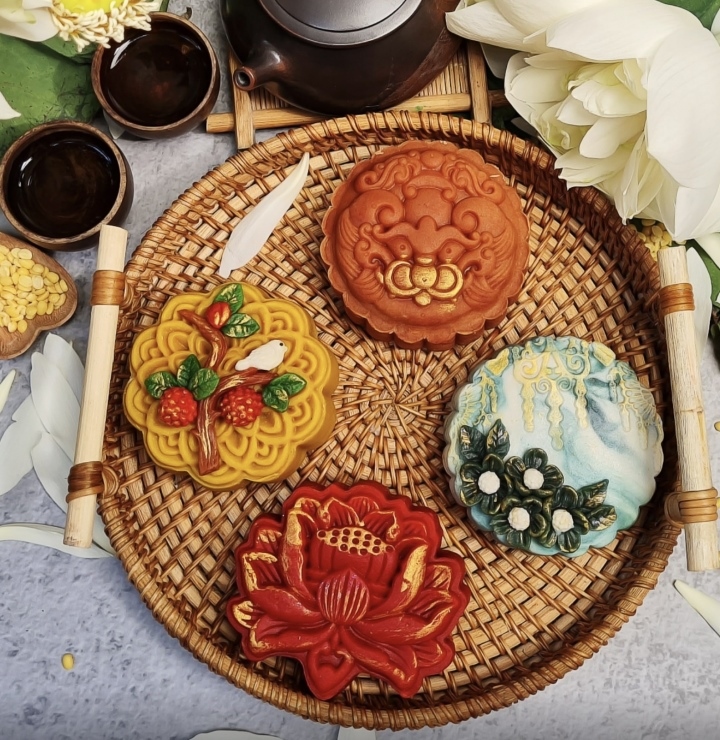 unique 3d moon cakes prove popular in mid-autumn festival picture 1