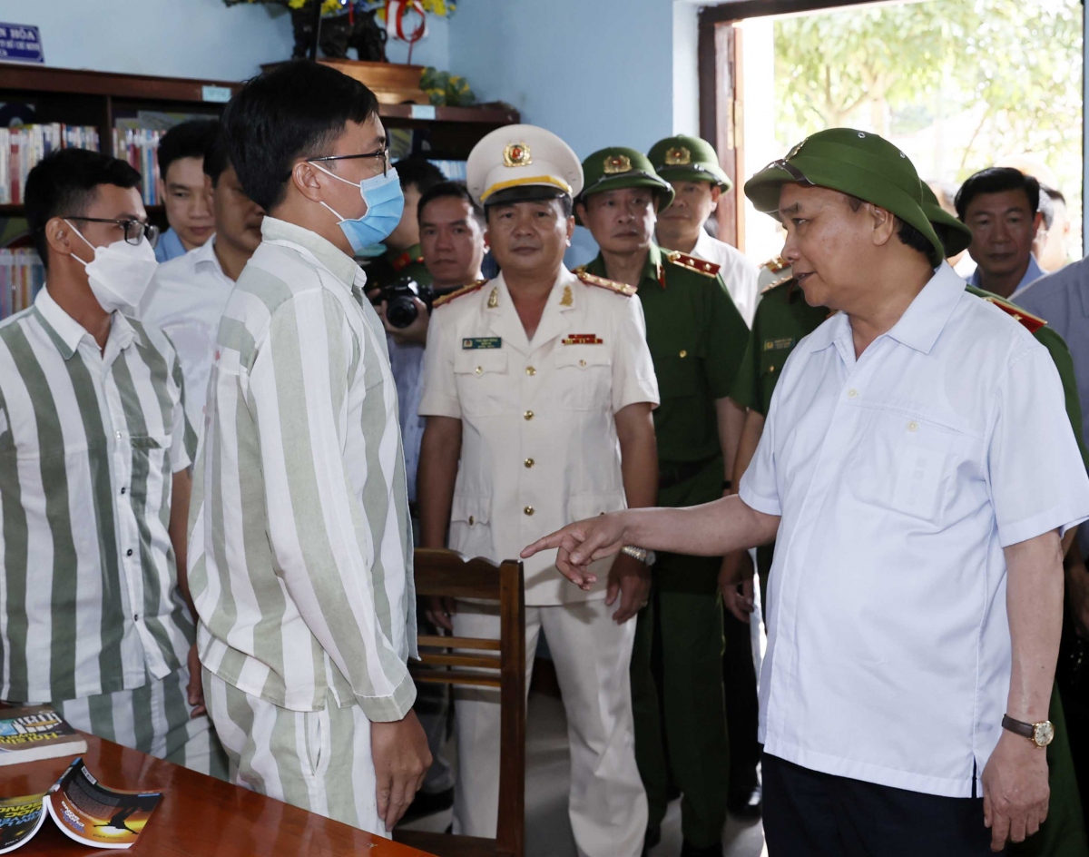 chu tich nuoc kiem tra cong tac dac xa tai trai giam xuan loc, tinh Dong nai hinh anh 1