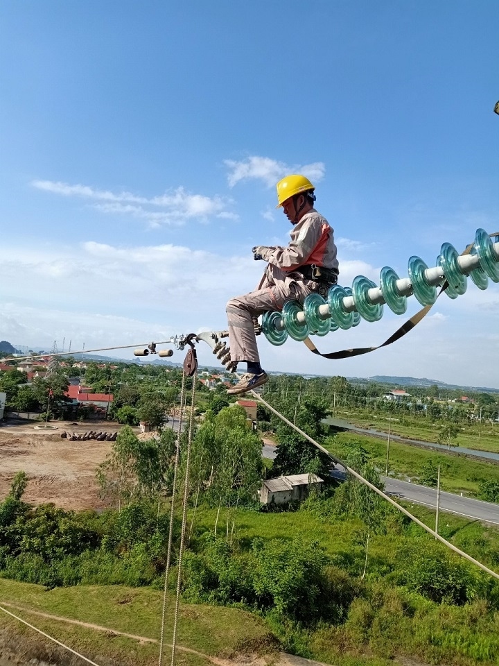 Dien luc mien bac vuot chi tieu ve thanh toan khong dung tien mat cua evn hinh anh 2