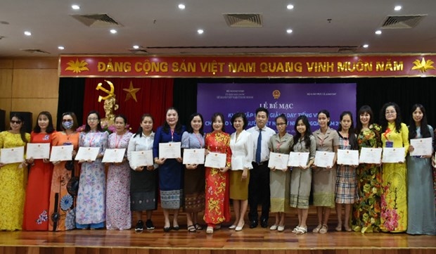 training course helps ov teachers better mother language teaching picture 1