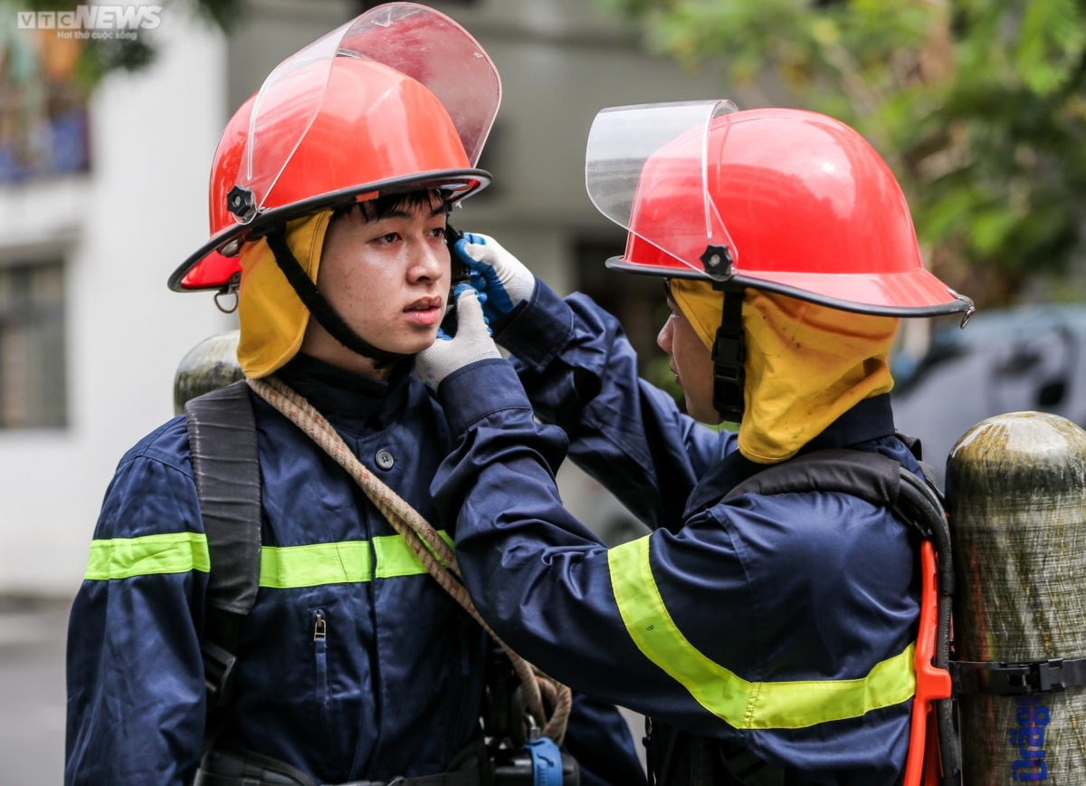 a training day of firefighters in vietnam picture 3