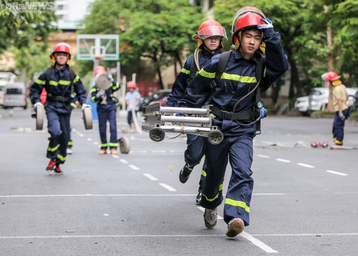 a training day of firefighters in vietnam picture 4