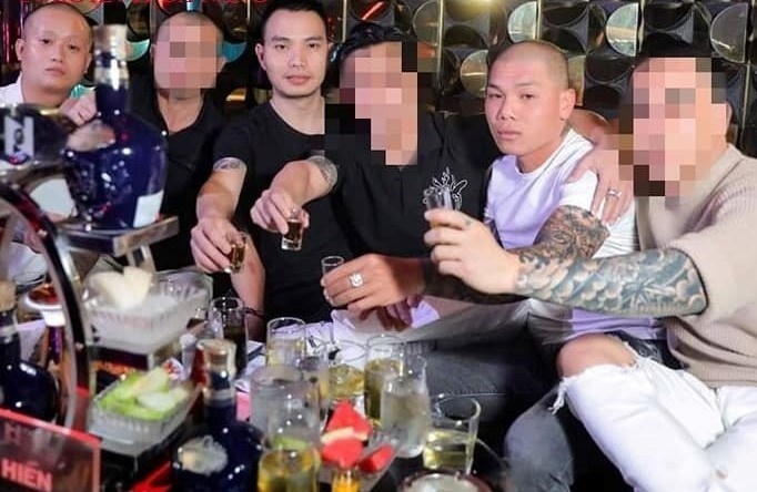 Nhóm giang hồ đánh khách để giành bàn quán bar ở Đà Nẵng ra đầu thú