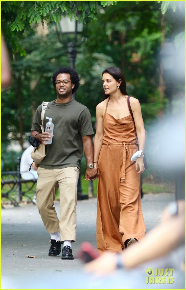 katie holmes rang ro di choi cung ban trai moi dip cuoi tuan hinh anh 8