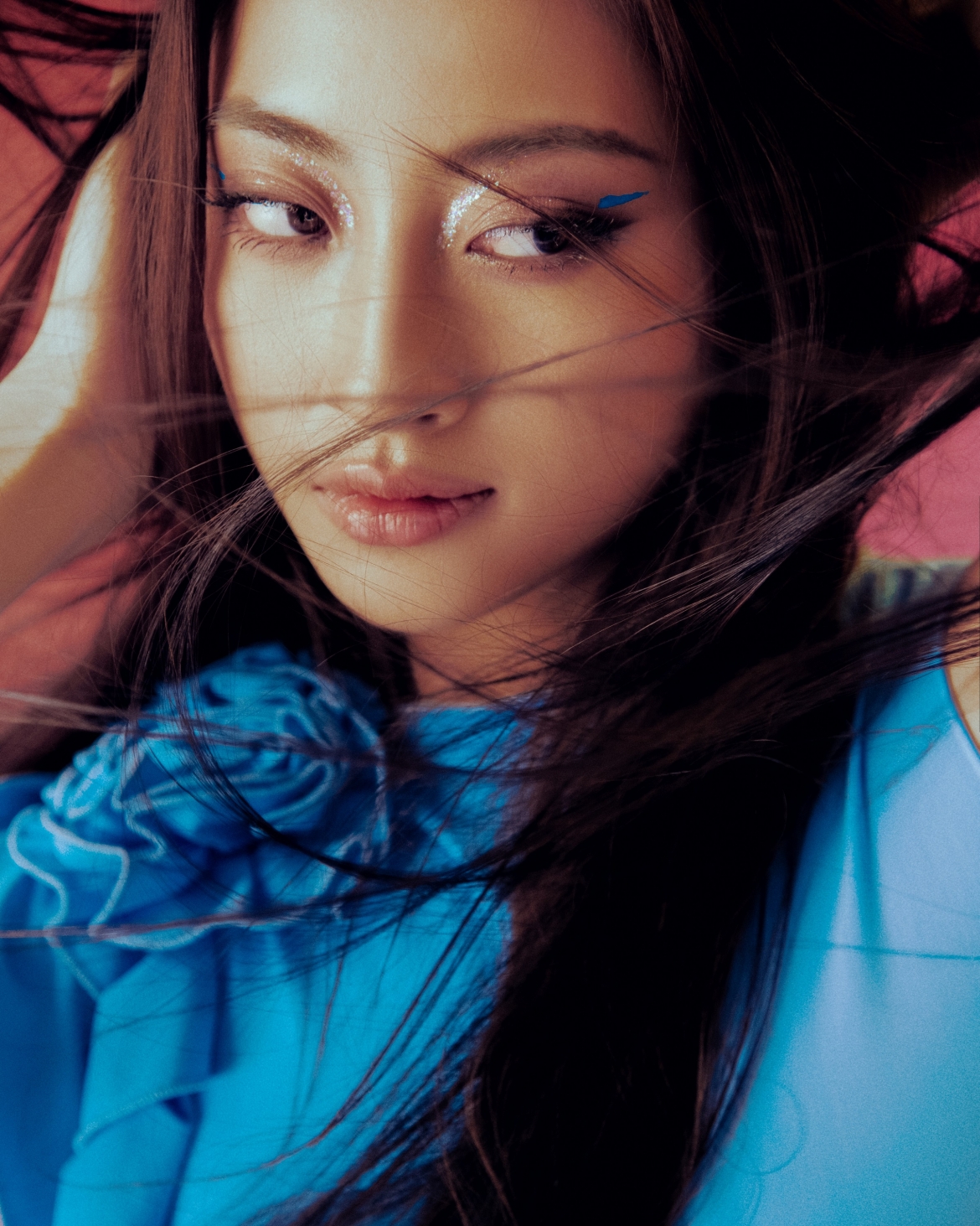 luong thuy linh cuc tao bao trong bo anh mung sinh nhat tuoi 22 hinh anh 5