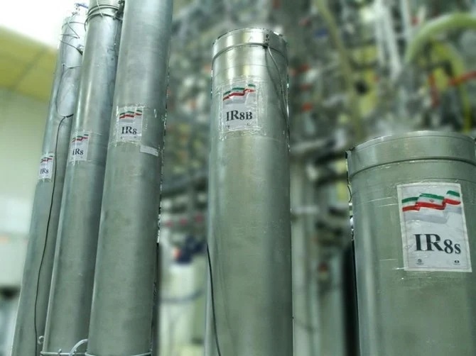 Iran bắt đầu làm giàu uranium