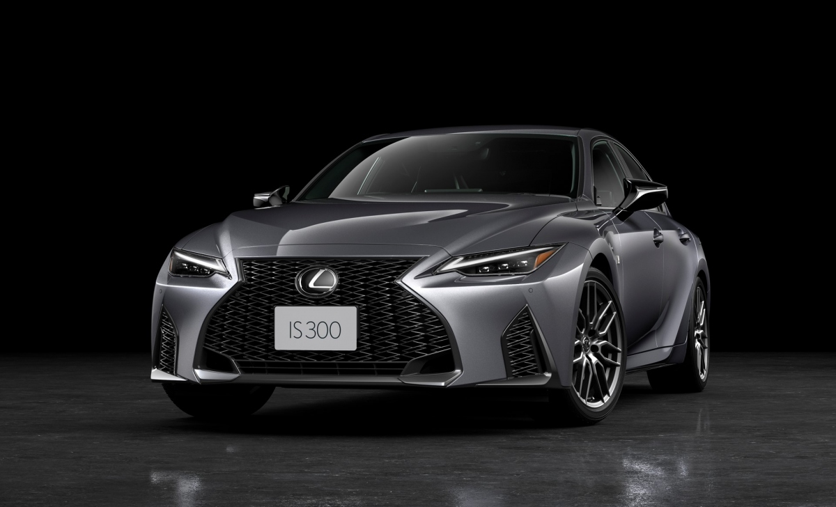 lexus is300 va is350 co them phien ban dac biet f sport mode black iii hinh anh 1