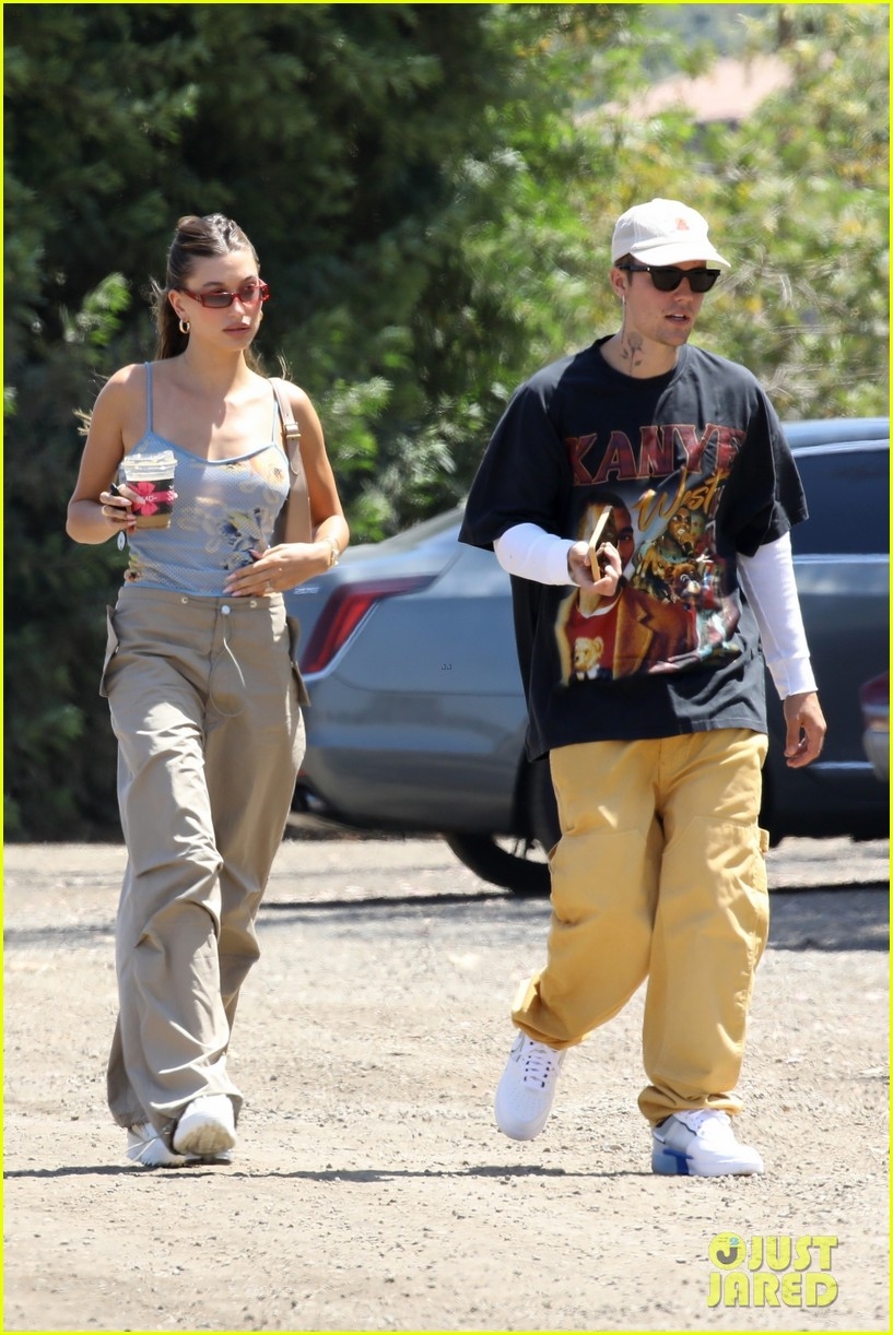vo chong justin bieber - hailey baldwin len do phong cach di du tiec sinh nhat hinh anh 1