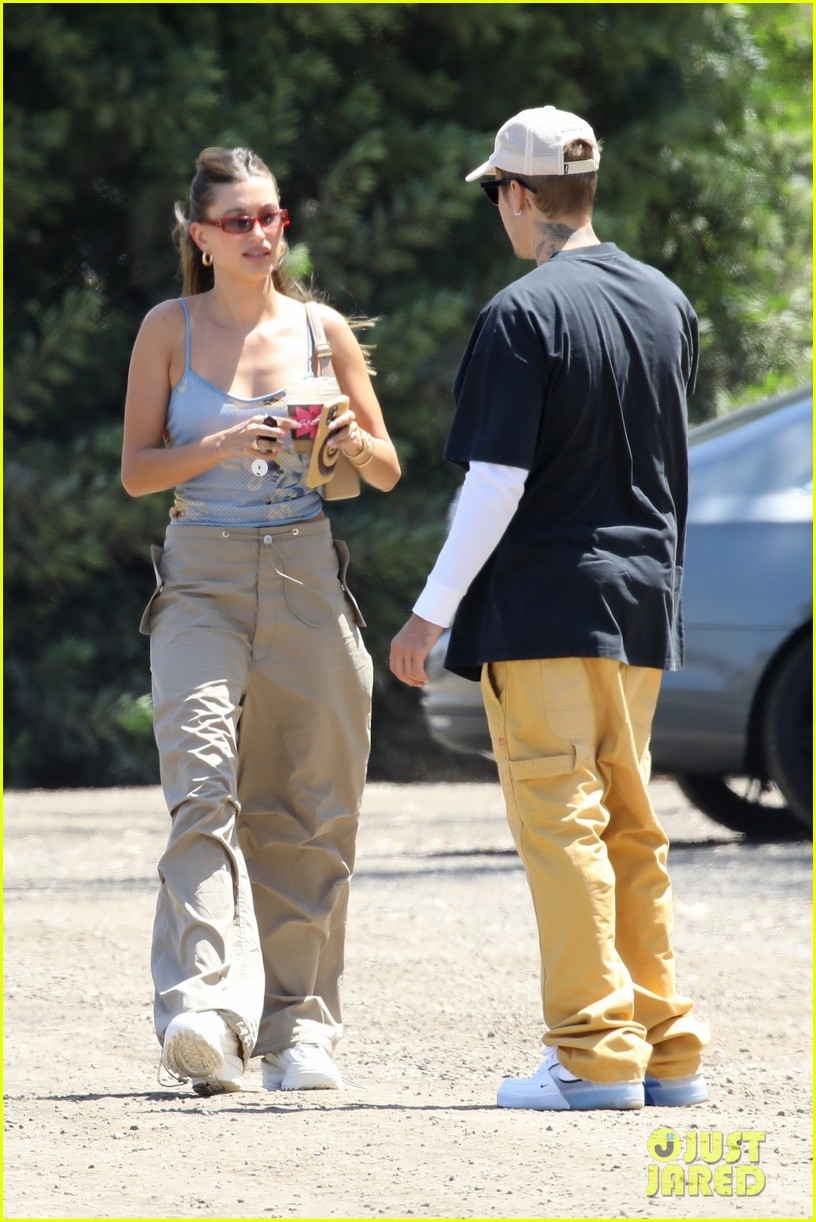 vo chong justin bieber - hailey baldwin len do phong cach di du tiec sinh nhat hinh anh 5