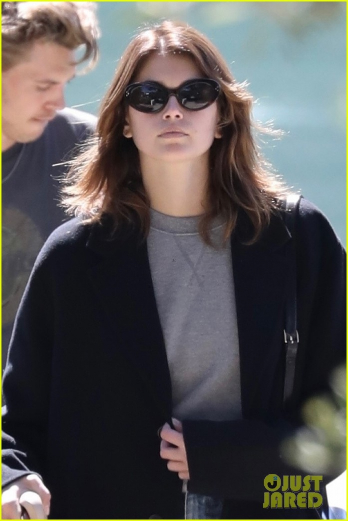 mau 9x kaia gerber xinh dep di du su kien cung ban trai hinh anh 9