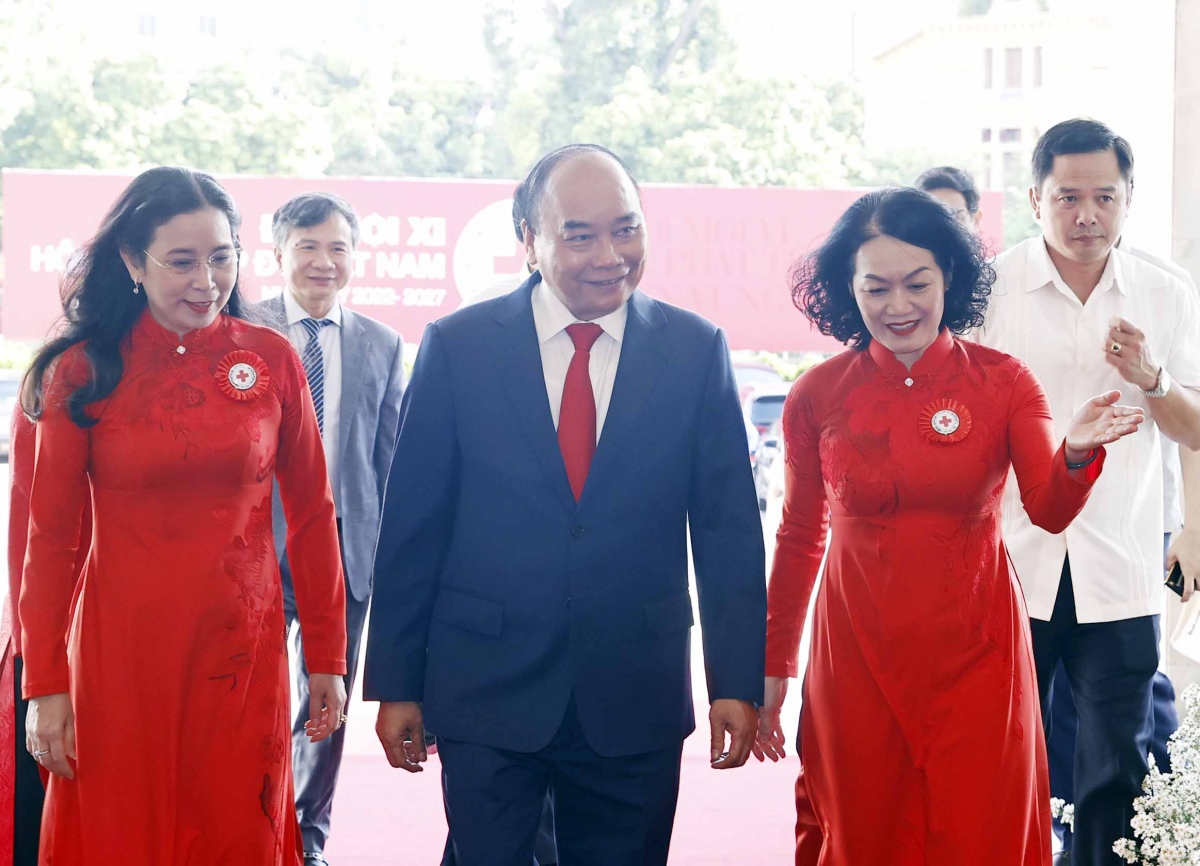 Chủ tịch nước Nguyễn Xuân Phúc là Chủ tịch danh dự Hội Chữ thập đỏ ...
