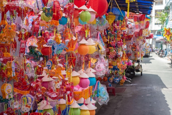 city lantern street warms up ahead of mid-autumn festival picture 2