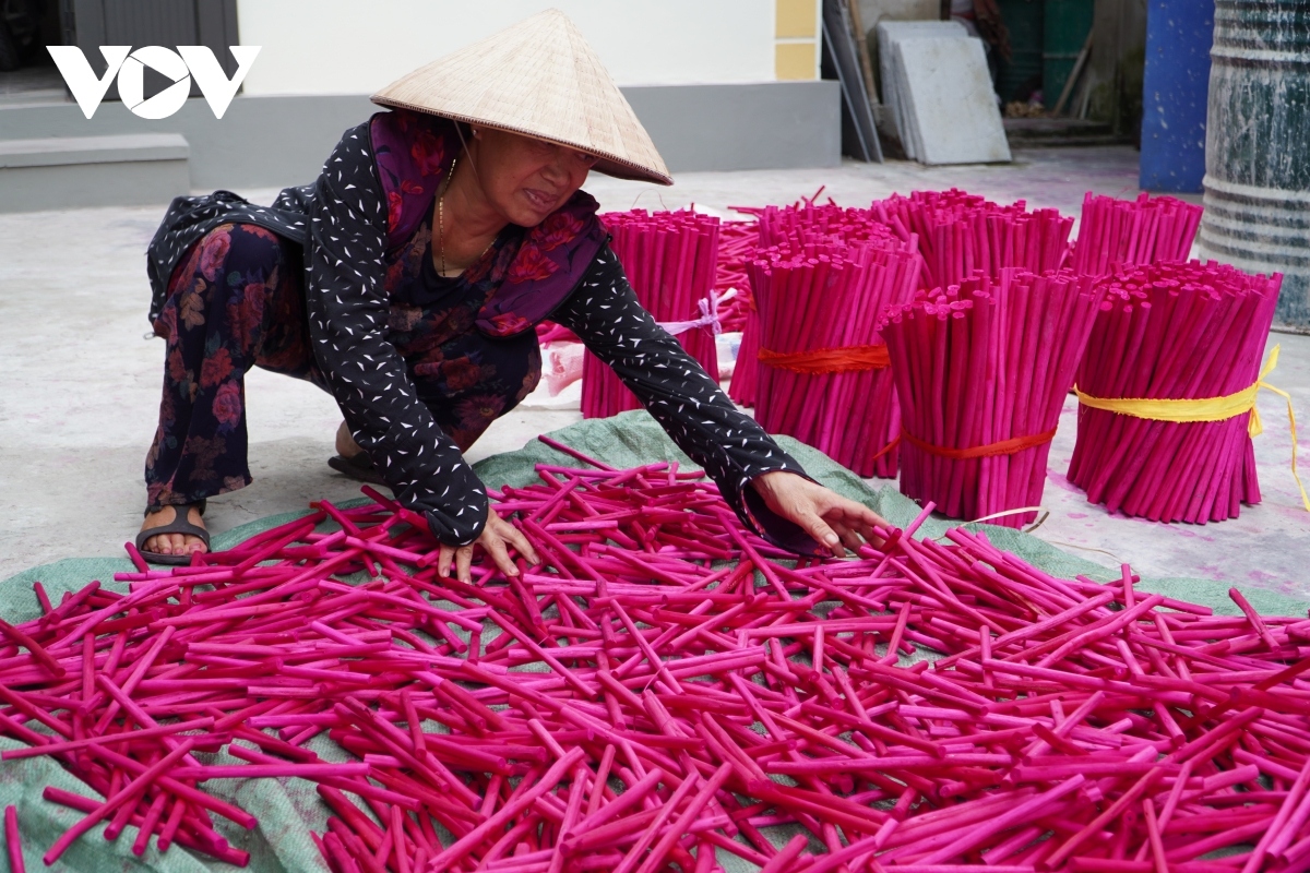 lantern making village busy ahead of mid-autumn festival picture 5