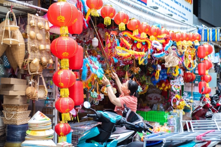 city lantern street warms up ahead of mid-autumn festival picture 7