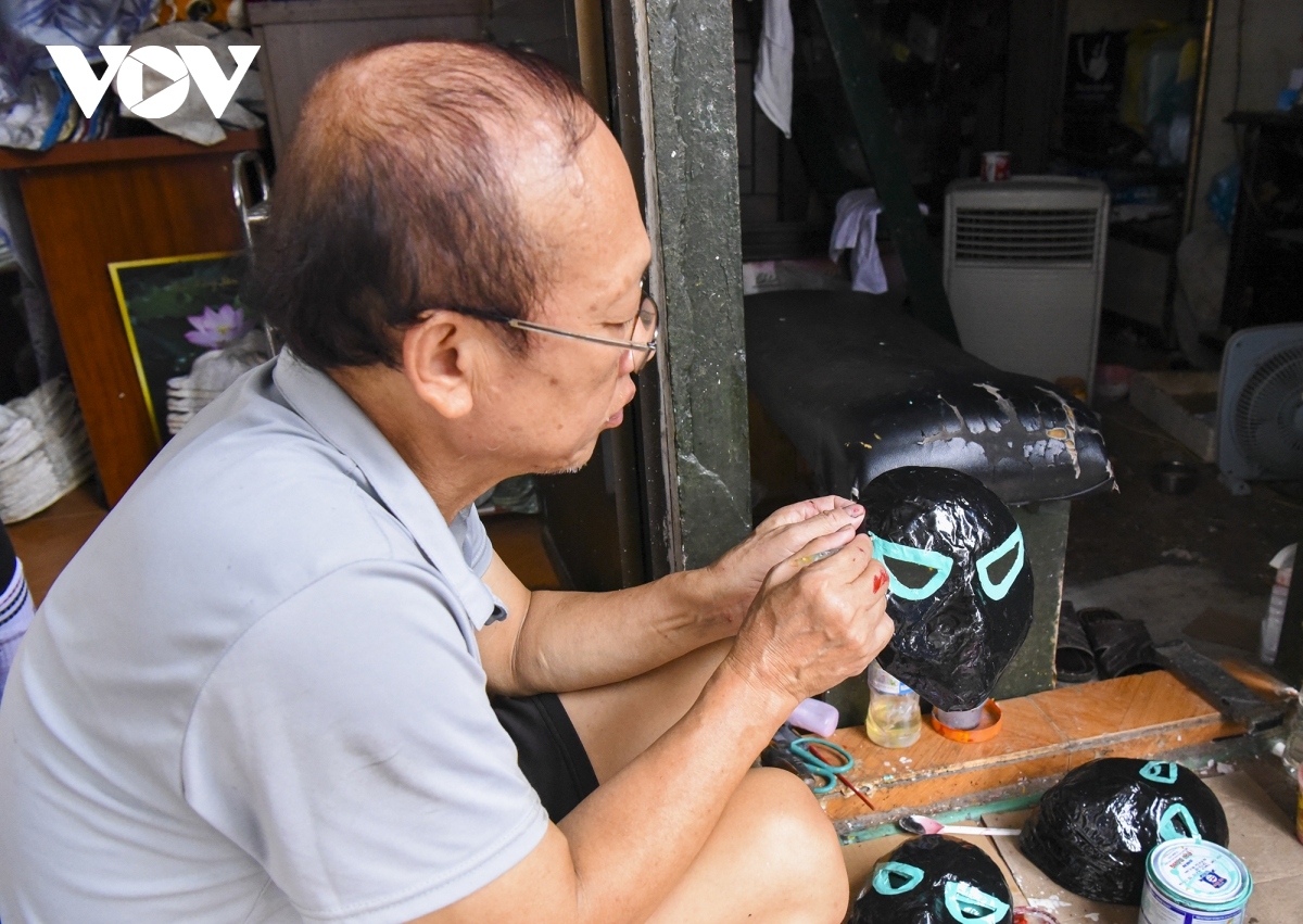 hanoi family maintains tradition of paper masks picture 12