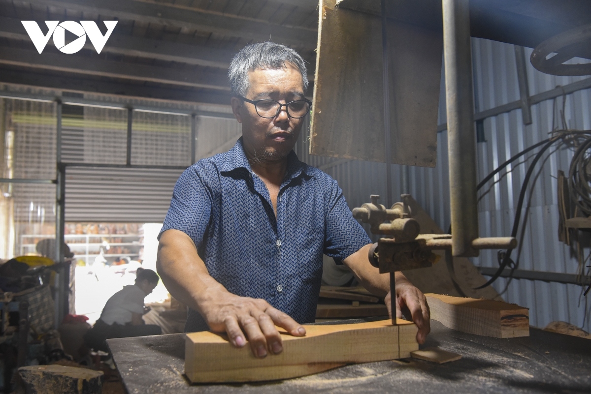 last moon-cake mold maker in hanoi keeps tradition alive picture 5
