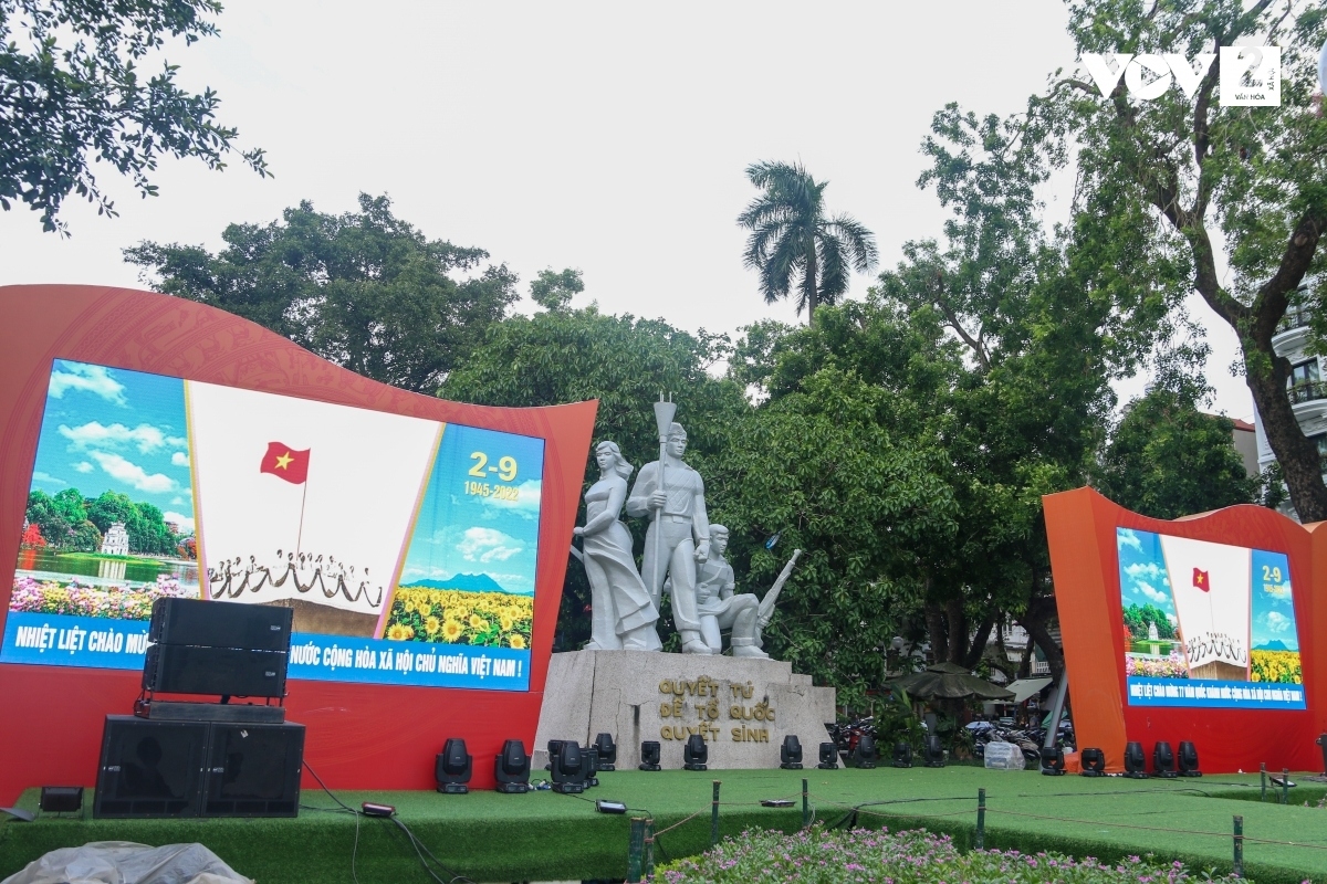 hanoi streets brightly decorated ahead of national day celebrations picture 13