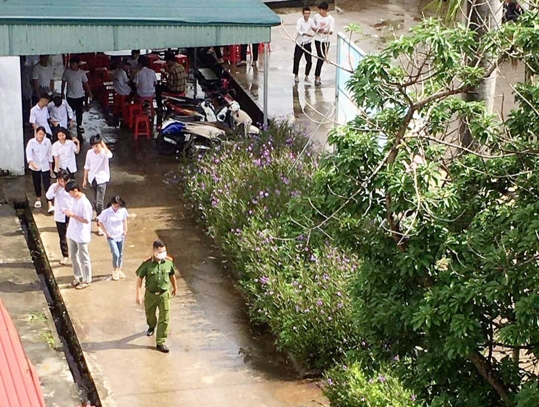 Hút thuốc lá điện tử, nhiều học sinh nhập viện ở Quảng Ninh