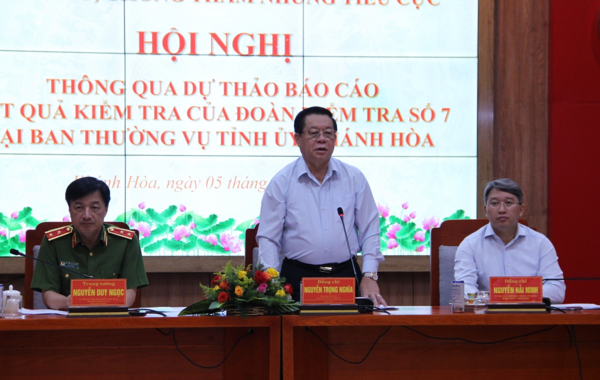 Ong nguyen trong nghia lam viec voi ban thuong vu tinh uy khanh hoa hinh anh 1