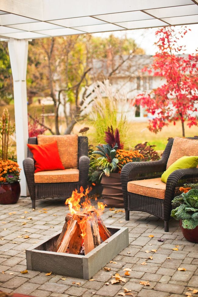 outdoor-covered-area-chairs-fire-pit-dlinpimaa9e9nhjdoos_xh-8f4cc166c7164f18a3a0a38c23920b06.jpg