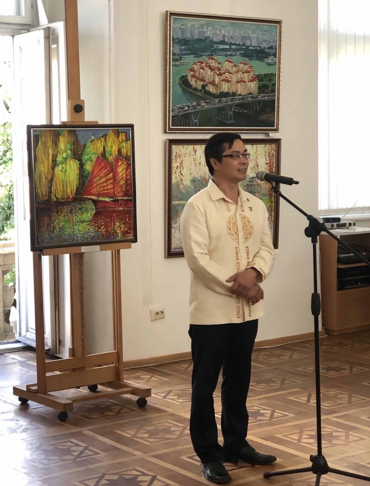ukraine welcomes opening of vietnam painting exhibition picture 1