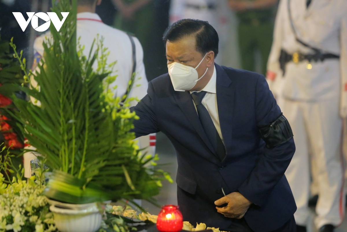 people pay last respects to three brave firefighters in hanoi picture 9 people pay last respects to three brave firefighters in hanoi picture 9