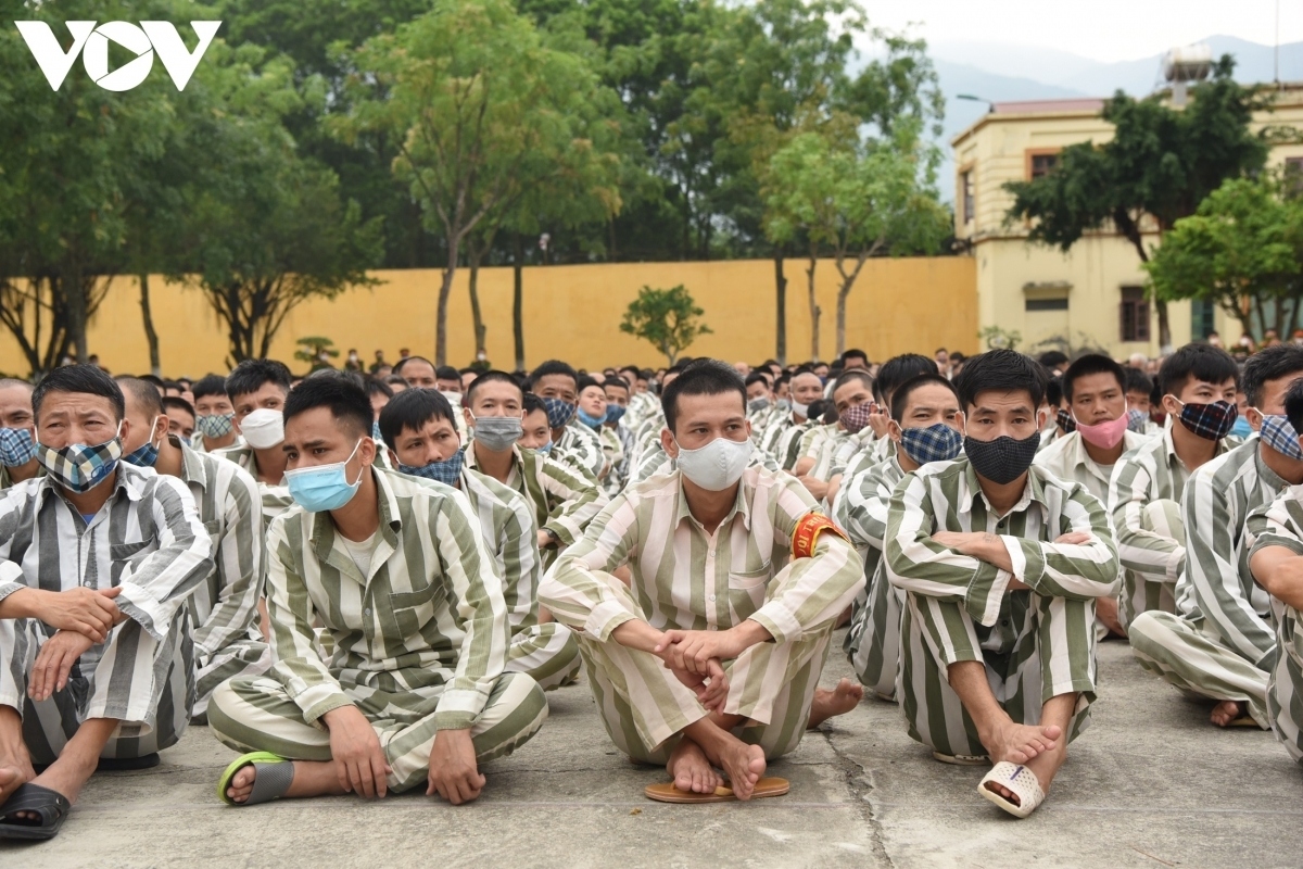 nearly 3,000 prison inmates to be granted parole ahead of national day picture 1