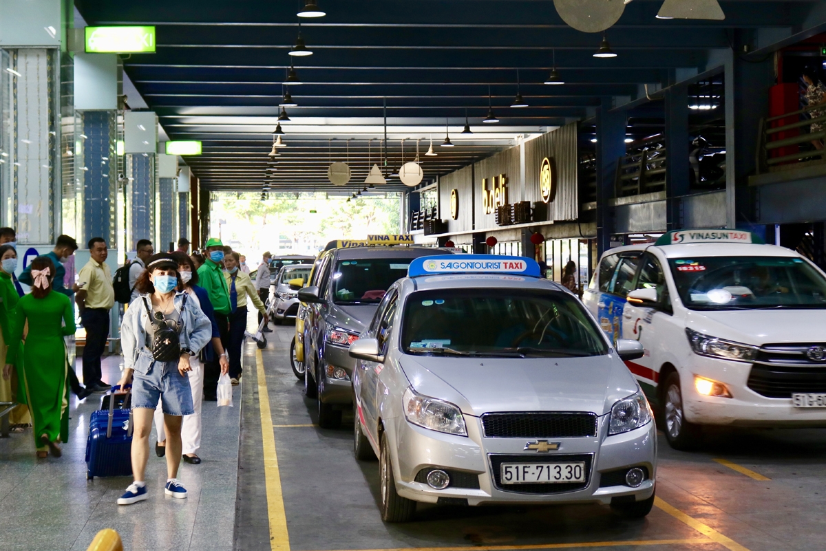 Ngăn chặn ùn tắc, taxi không "hét giá" ở sân bay dịp nghỉ lễ 2/9