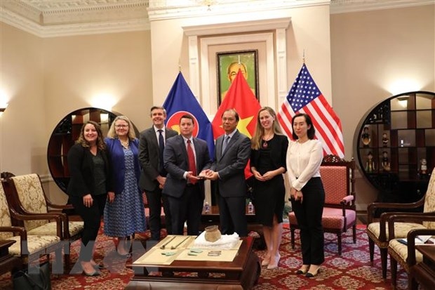 vietnamese embassy receives cultural artifacts and antiquities from fbi picture 1
