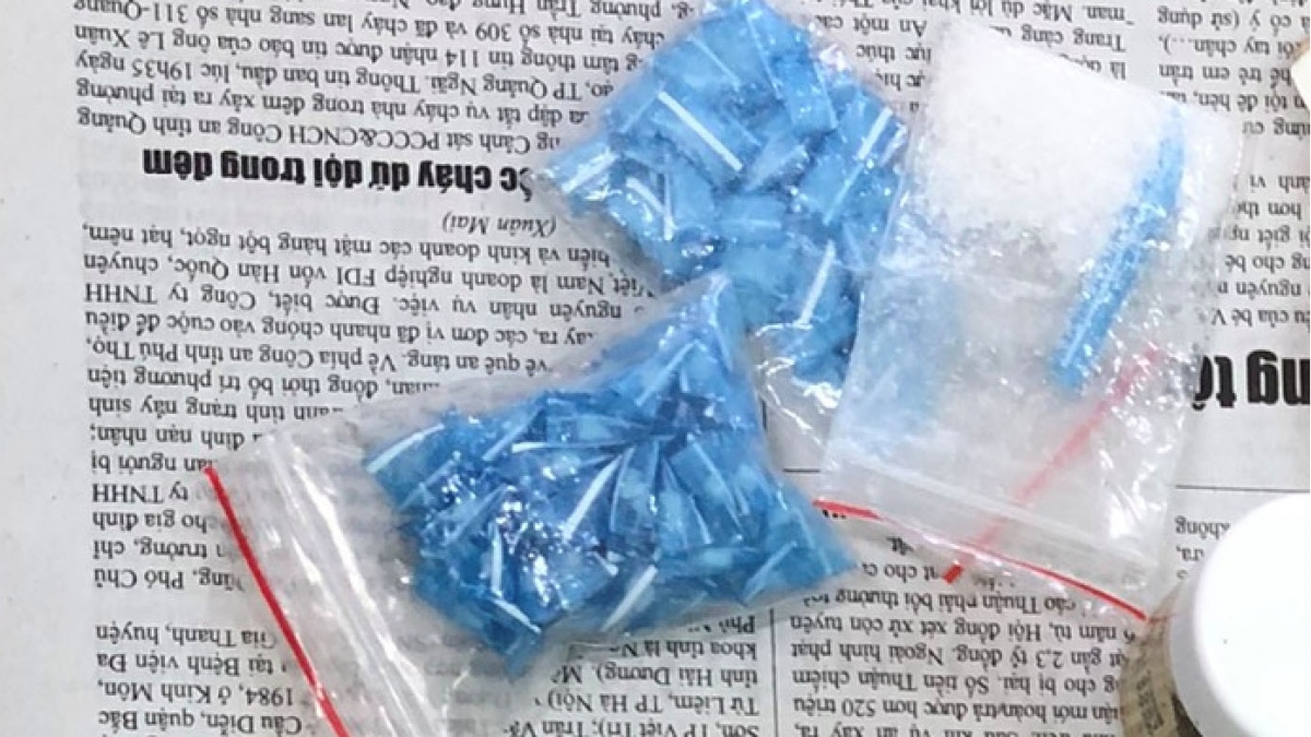 Giấu heroin, ma túy đá trong gần 120 đoạn ống hút