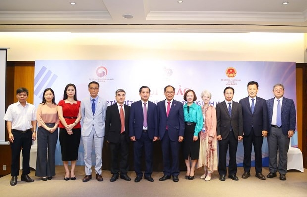 vietnam, rok strengthen cooperation in labour, employment, social affairs picture 1