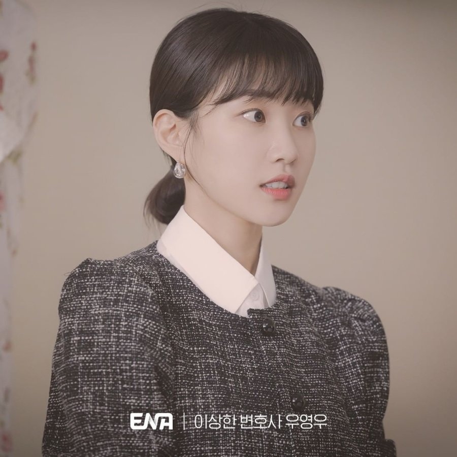nắng xuân choi soo yeon trong phim nữ luật sư kỳ lạ woo young woo là ai hình ảnh 3 nang xuan choi soo yeon trong phim nu luat su ky la woo young woo la ai hinh anh 3