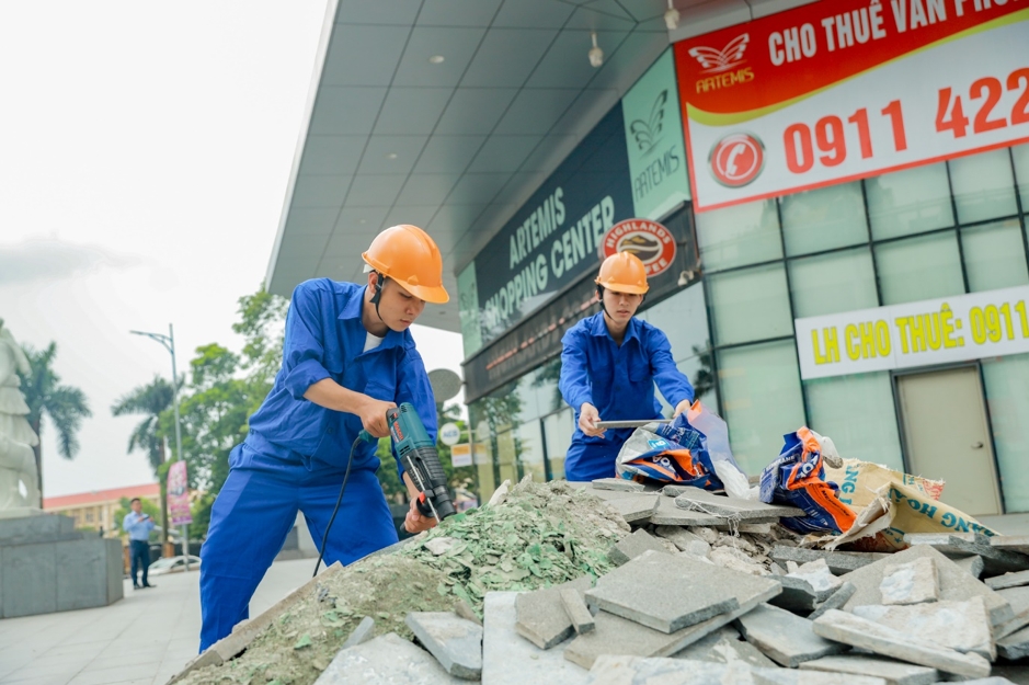 thuc uong bu nuoc bu khoang nhanh chong khi van dong ra mo hoi lien tuc hinh anh 1