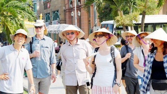 top 10 countries with most tourists to vietnam picture 1