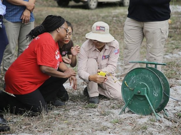 us to increase support for quang tri s mine clearance picture 1